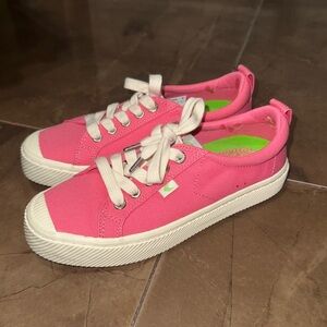 Cariuma Canvas Sneakers